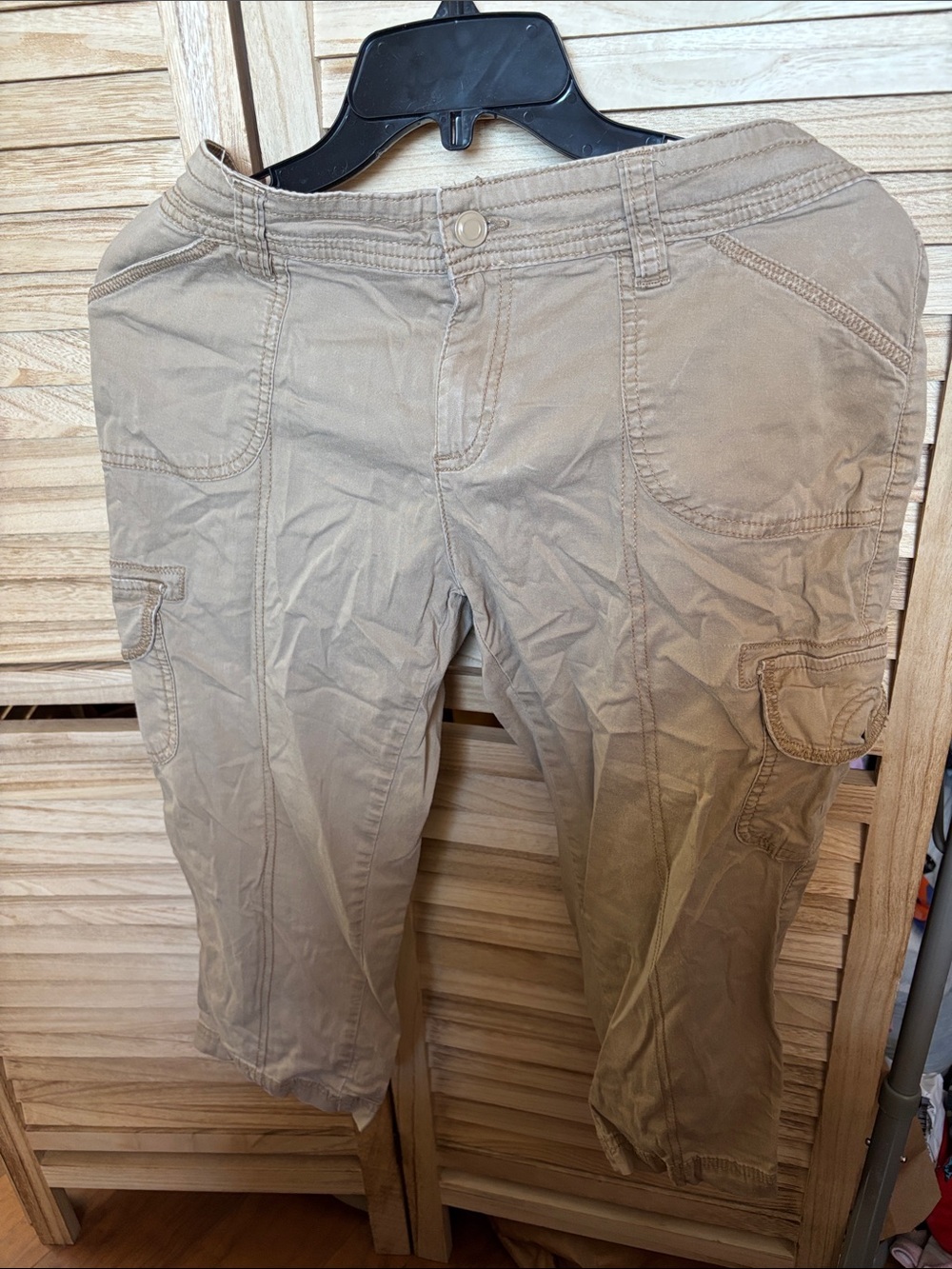 Ladies Faded Glory Tan Cargo Capris - Lightweight Utility Style 10
